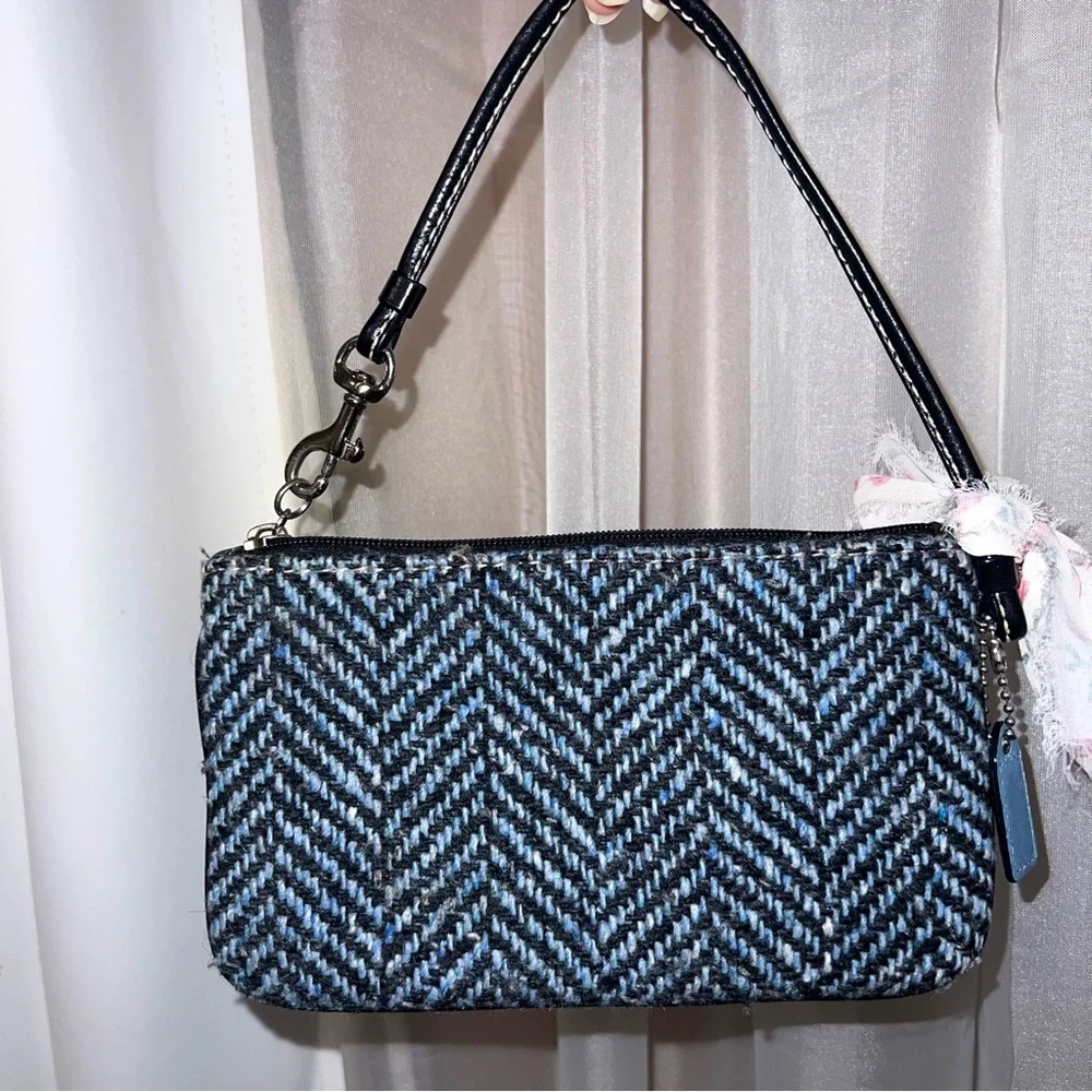 Y2K Coach Hampton Blue Wool Tweed Herringbone Wristlet - Picture 5 of 5